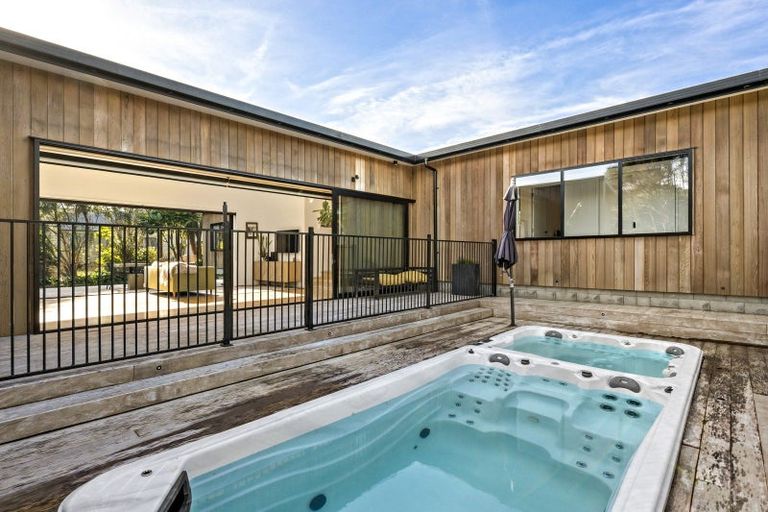 Photo of property in 7 Kanuka Close, Waikanae, 5036