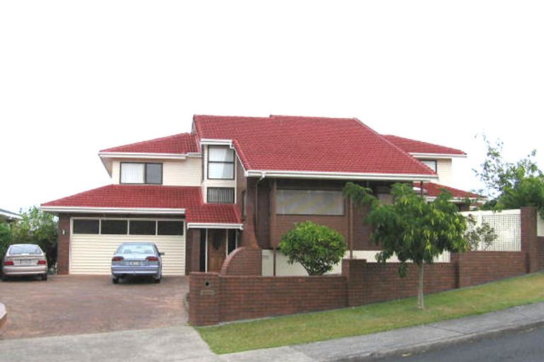 Photo of property in 69 Manhattan Heights, Glendene, Auckland, 0602