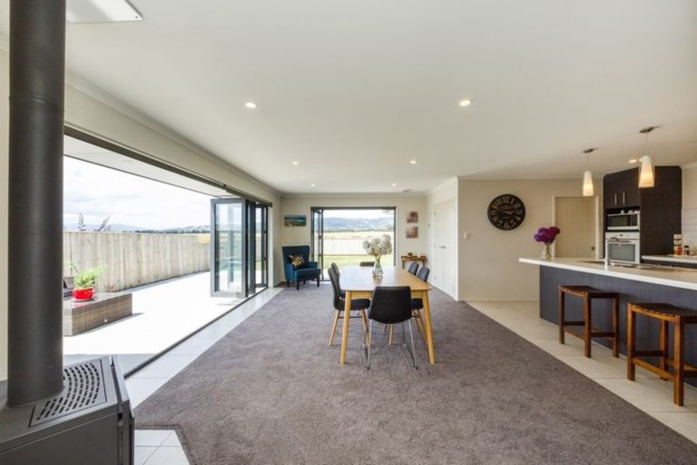 Photo of property in 32 Silicon Way, Fitzherbert, Palmerston North, 4410