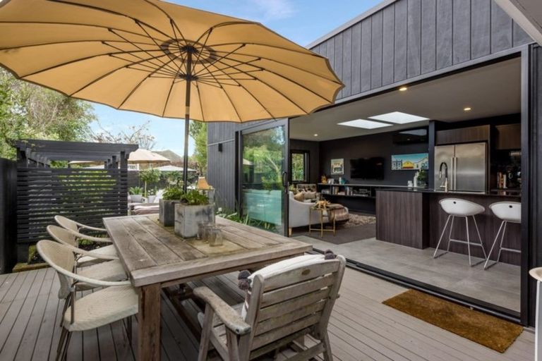 Photo of property in 15 Innes Road, St Albans, Christchurch, 8052