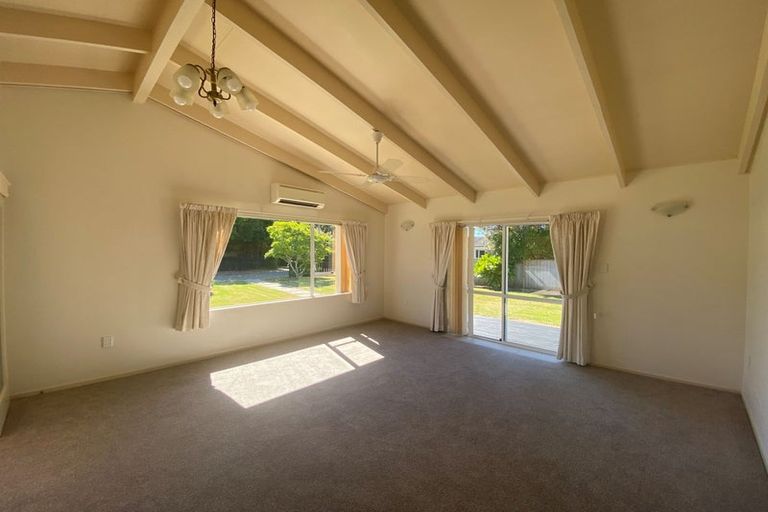 Photo of property in 165 Te Moana Road, Waikanae, 5036