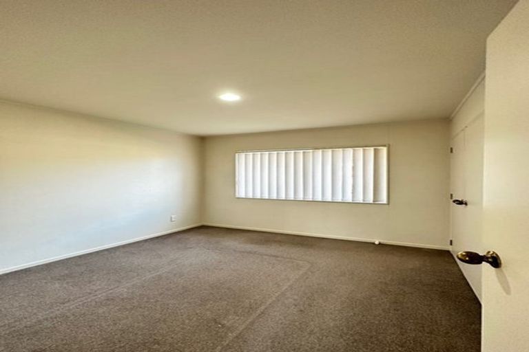 Photo of property in 1/15 Tolben Place, Golflands, Auckland, 2013