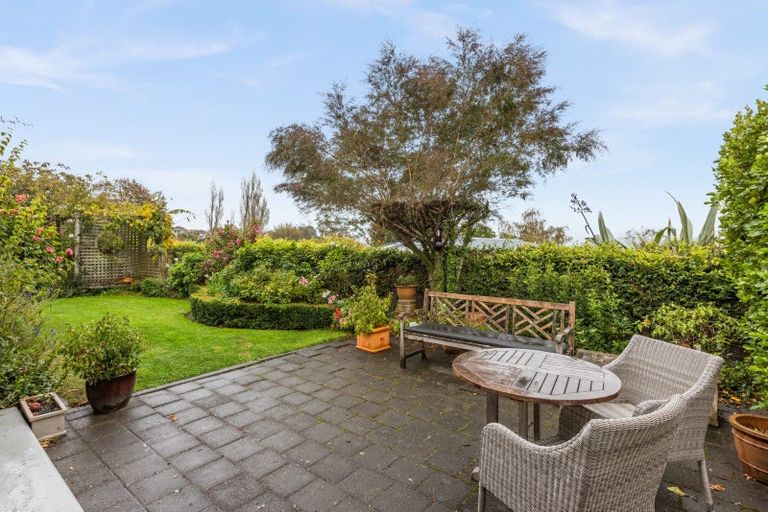 Photo of property in 22 Hunters Hill, Havelock North, 4130