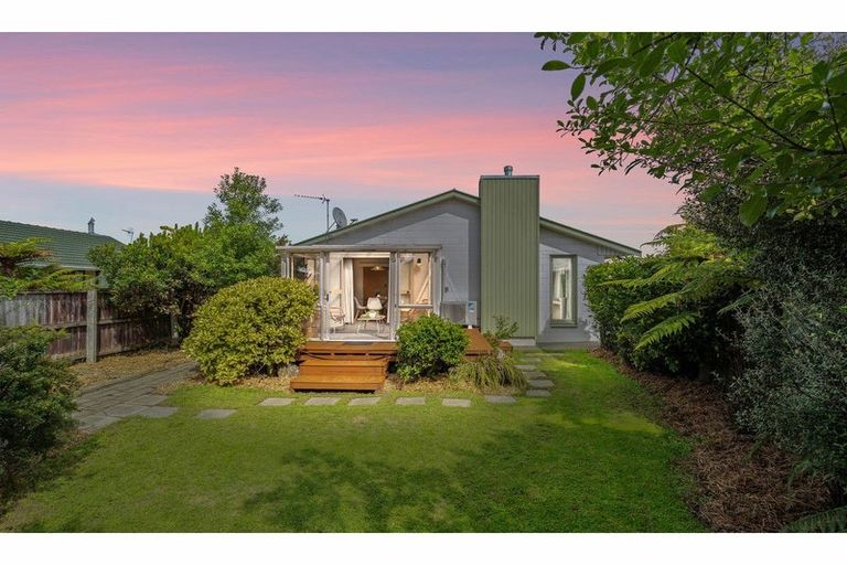 Photo of property in 12 Templetons Road, Hillmorton, Christchurch, 8025