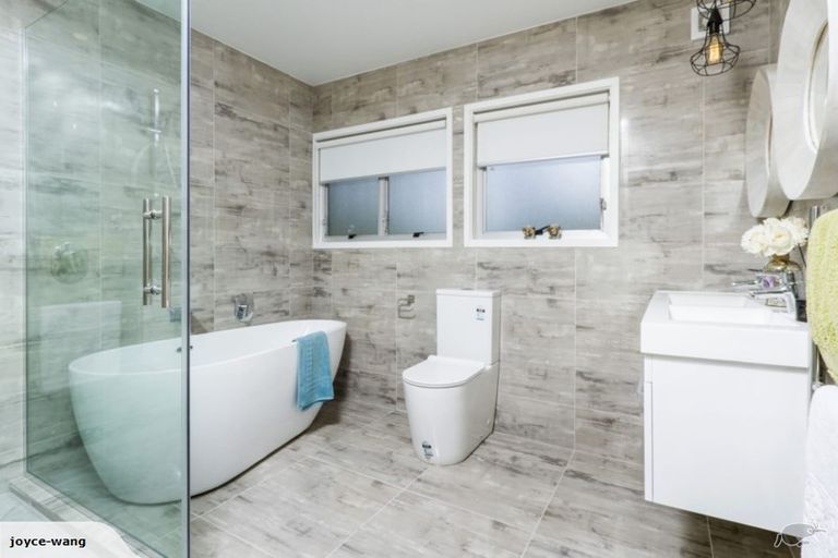 Photo of property in 271 East Coast Road, Mairangi Bay, Auckland, 0630