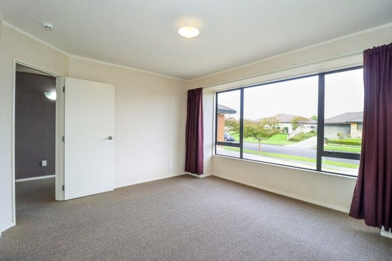 Photo of property in 17 Meridian Grove, Kelvin Grove, Palmerston North, 4414