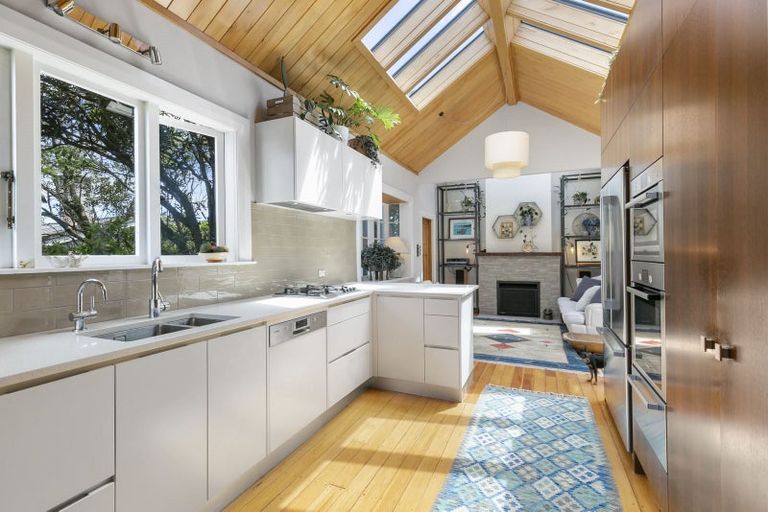 Photo of property in 152 Grafton Road, Roseneath, Wellington, 6011