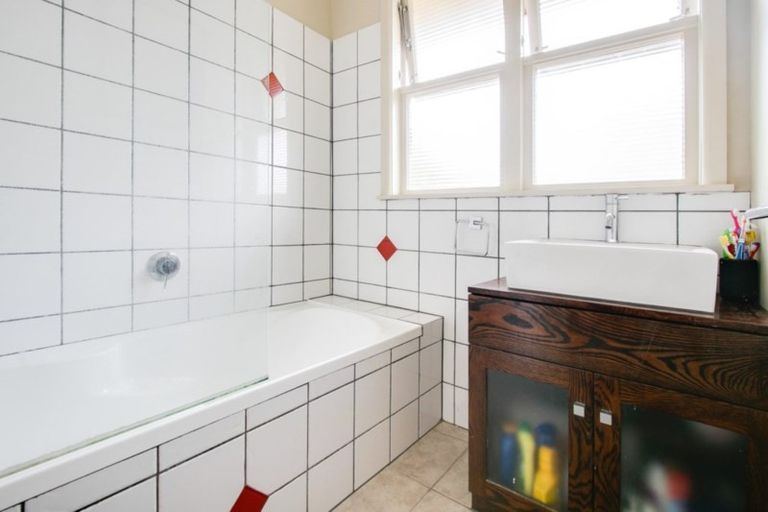 Photo of property in 6 Williams Street, Marewa, Napier, 4110