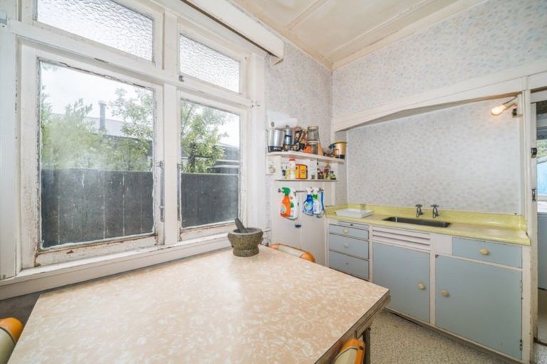 Photo of property in 60 Weston Avenue, Roslyn, Palmerston North, 4414