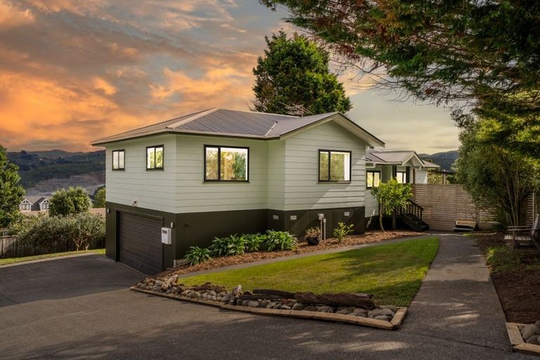 Photo of property in 195 Holborn Drive, Stokes Valley, Lower Hutt, 5019