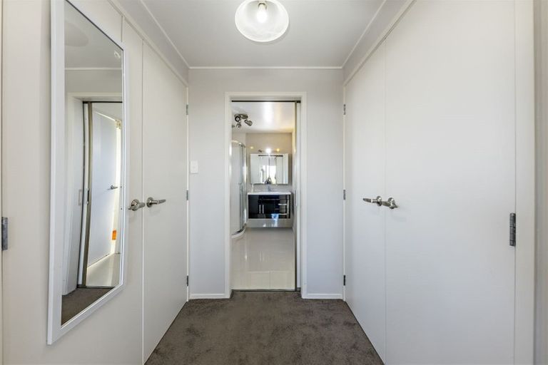 Photo of property in 47 Evans Road, Weymouth, Auckland, 2103
