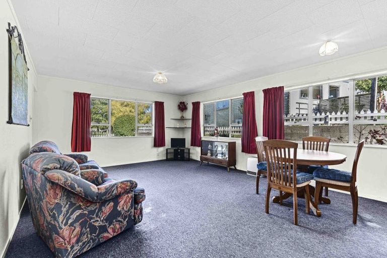 Photo of property in 20 Kenmore Street, Westown, New Plymouth, 4310