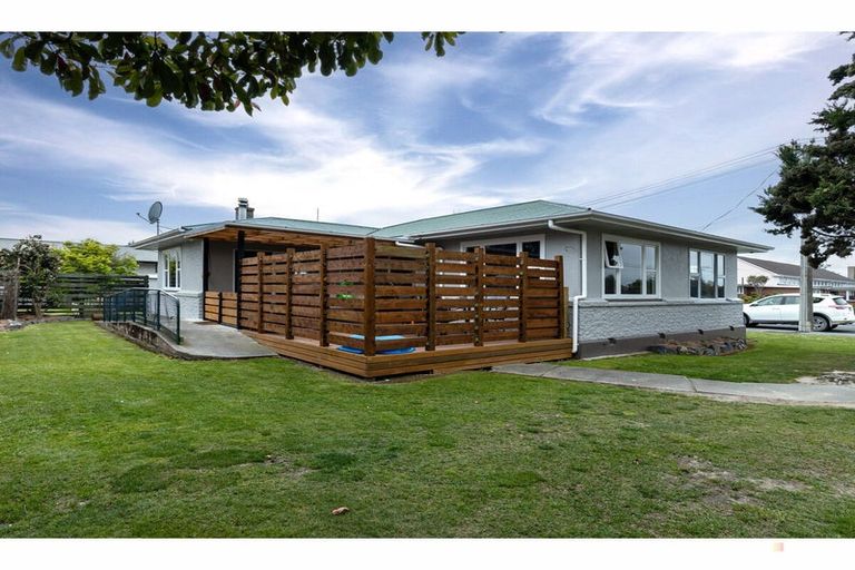 Photo of property in 22 Hughes Street, Waimate, 7924