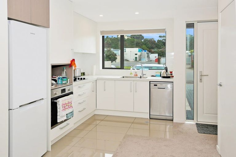 Photo of property in 2 Stone Street, Miramar, Wellington, 6022
