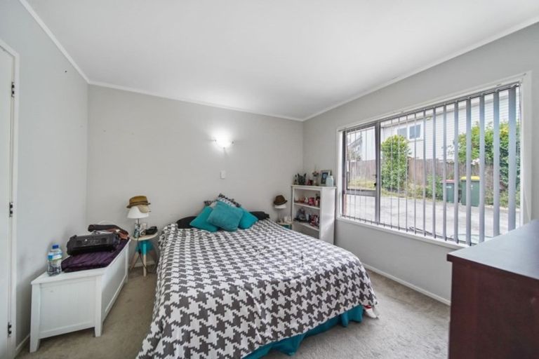 Photo of property in 1/123 Gossamer Drive, Pakuranga Heights, Auckland, 2010