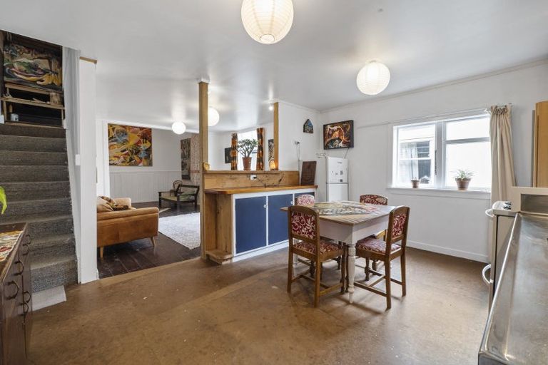 Photo of property in 96 Bridge Street, Eltham, 4322