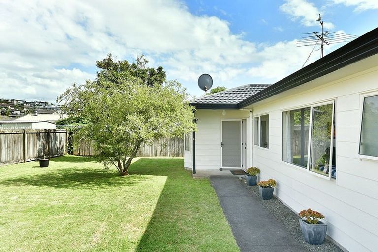 Photo of property in 80 Lakeside Drive, Orewa, 0931