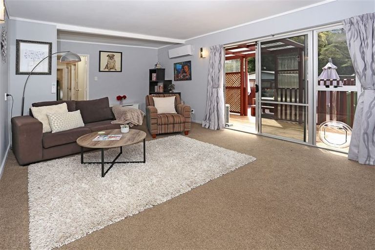 Photo of property in 26 Wirihana Road, Titirangi, Auckland, 0604