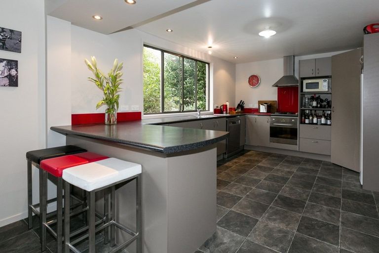 Photo of property in 17 Busby Hill, Havelock North, 4130