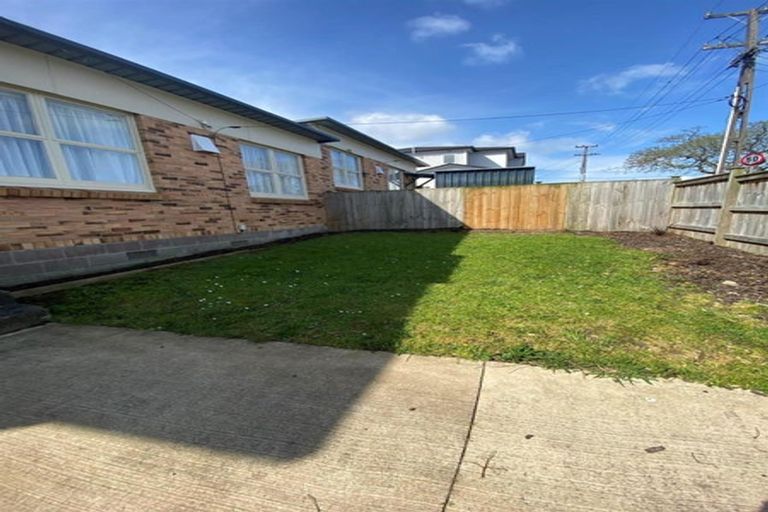 Photo of property in 1 Addison Street, Blockhouse Bay, Auckland, 0600