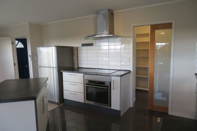 Photo of property in 3 Merrill Place, Birkdale, Auckland, 0626
