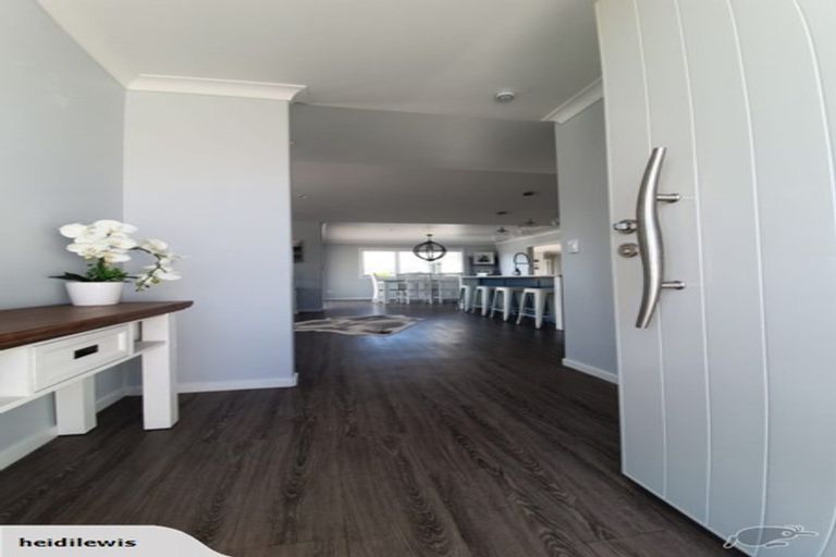 Photo of property in 32 Mike Smith Drive, Cambridge, 3434