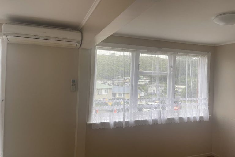 Photo of property in 22 Swansea Street, Cannons Creek, Porirua, 5024