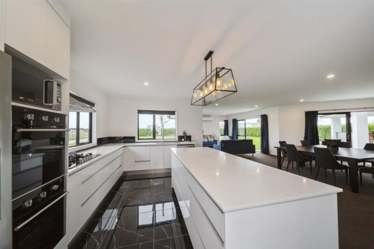 Photo of property in 464a Turuturu Road, Hawera, 4674