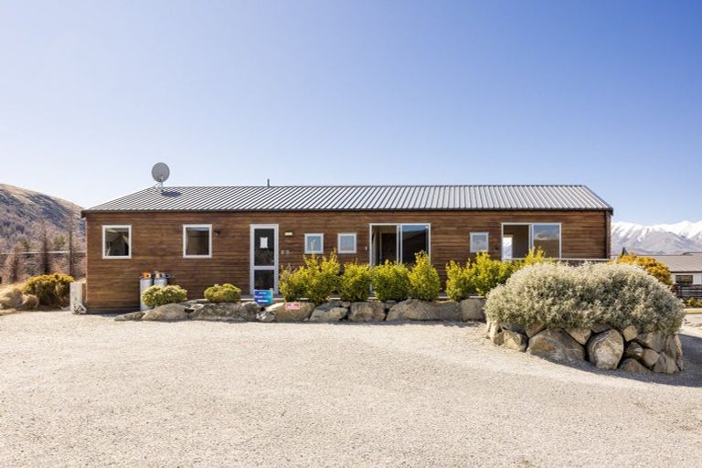 Photo of property in 6 Erebus Place, Lake Tekapo, 7999