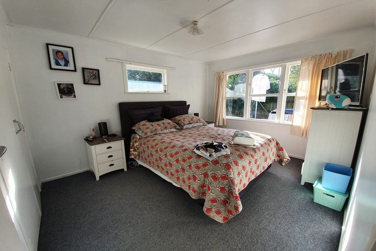 Photo of property in 32 Cutler Street, New Lynn, Auckland, 0600