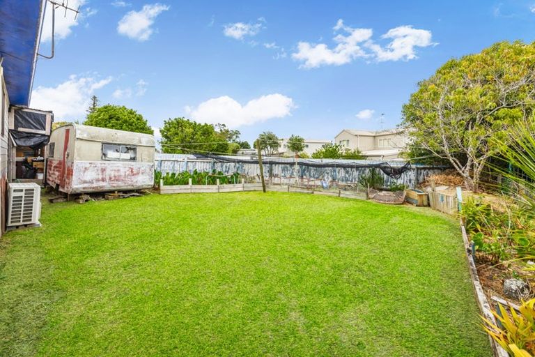 Photo of property in 2/22 Norrie Smith Avenue, Flat Bush, Auckland, 2023
