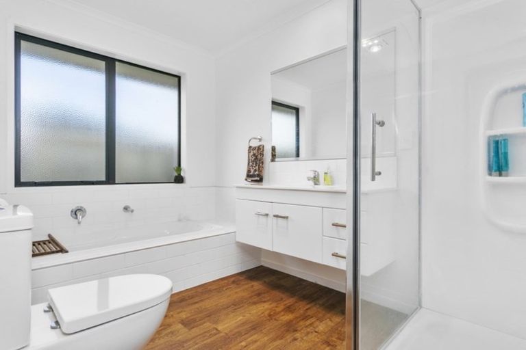 Photo of property in 19 O'sullivan Drive, Matamata, 3400