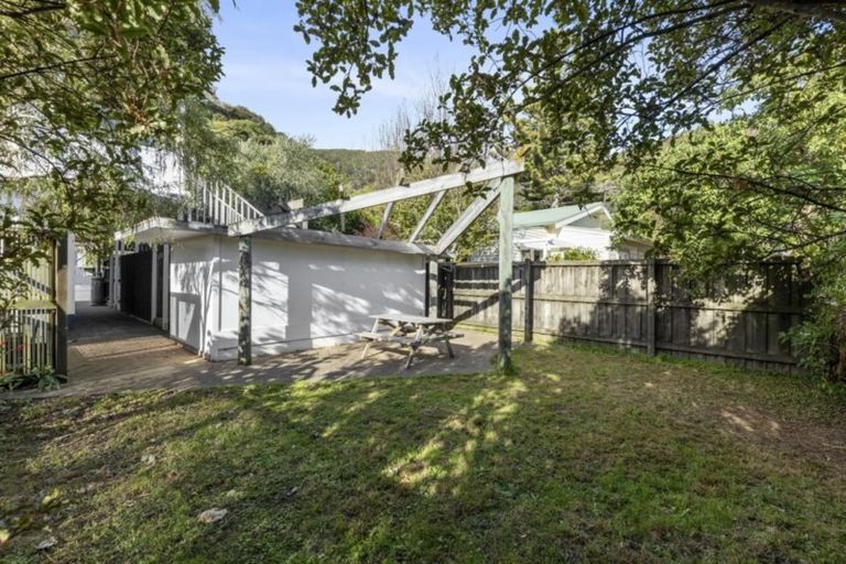 Photo of property in 3/264 Muritai Road, Eastbourne, Lower Hutt, 5013
