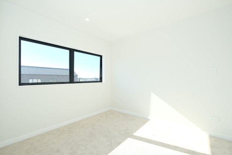 Photo of property in 4 Waimarie Drive, Karaka, 2578