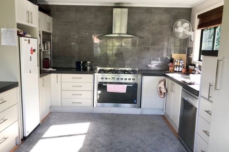 Photo of property in 1/4 Carlisle Road, Browns Bay, Auckland, 0630