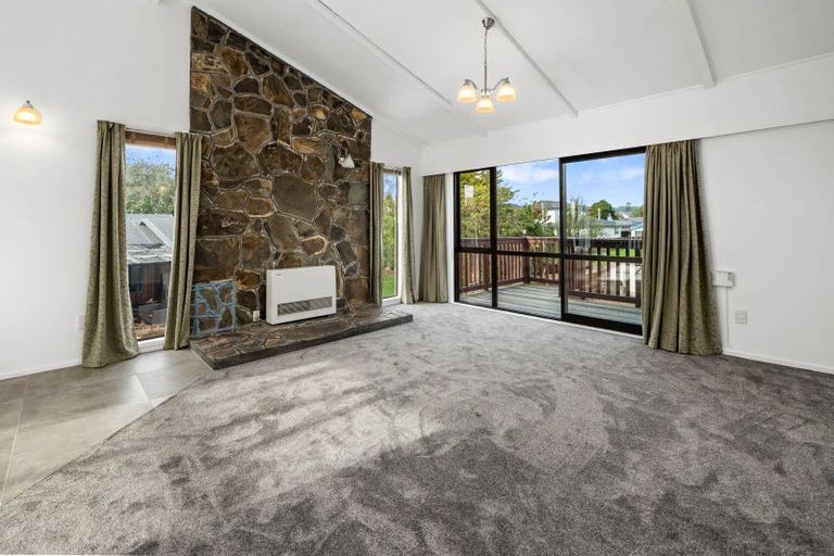 Photo of property in 2 Thackeray Place, Owhata, Rotorua, 3010