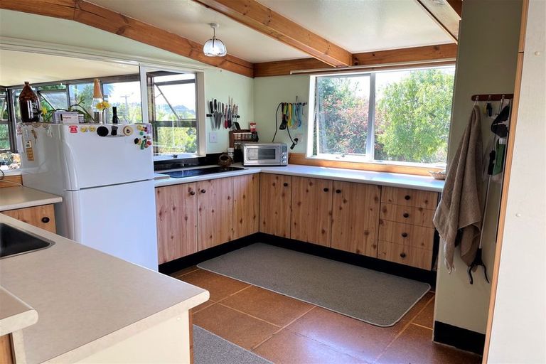 Photo of property in 11 Stuart Street, Owaka, 9535