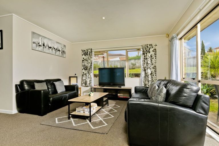 Photo of property in 6 San Pedro Place, Henderson, Auckland, 0612