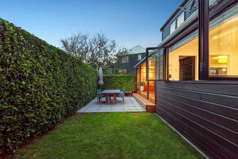 Photo of property in 2/3 Eversleigh Road, Belmont, Auckland, 0622