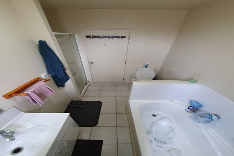 Photo of property in 30 Woodbank Drive, Glen Eden, Auckland, 0602