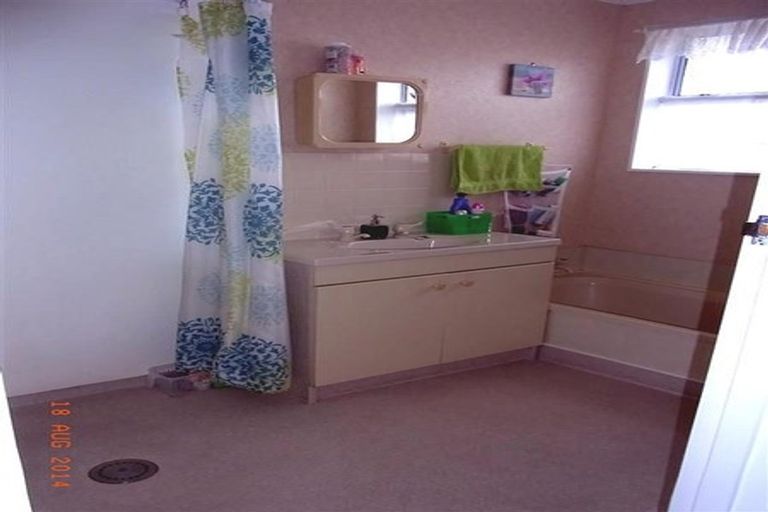 Photo of property in 584a Queen Street East, Levin, 5510