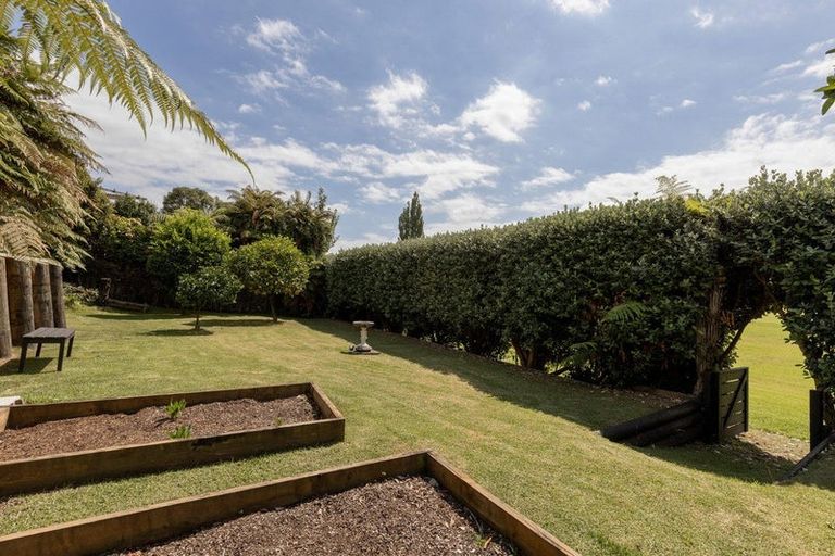 Photo of property in 46 Links View Drive, Omokoroa, 3114
