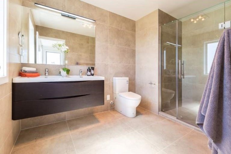 Photo of property in 3 Tuangi Street, Long Bay, Auckland, 0630