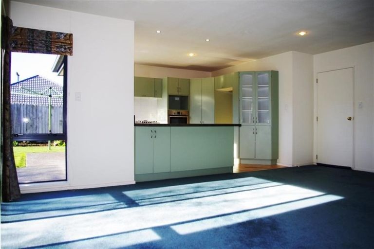 Photo of property in 11 Monterey Place, Parklands, Christchurch, 8083