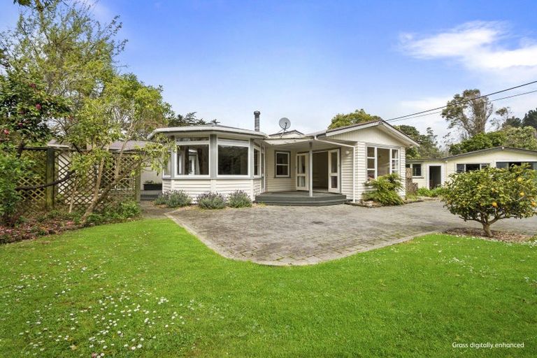 Photo of property in 393 Aokautere Drive, Aokautere, Palmerston North, 4471