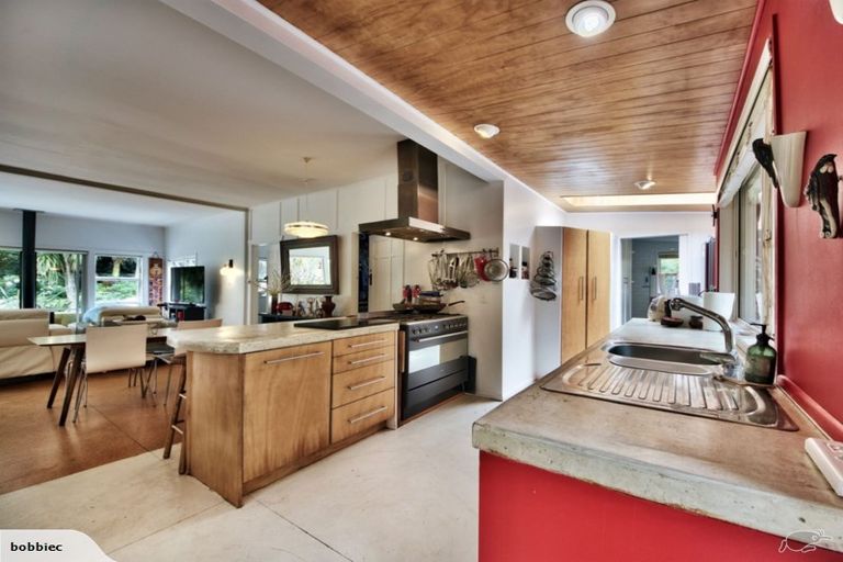 Photo of property in 54 Beach Valley Road, Piha, New Lynn, 0772