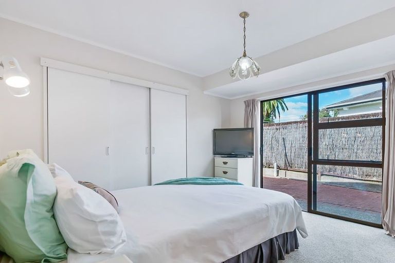 Photo of property in 2/529 Weymouth Road, Weymouth, Auckland, 2103