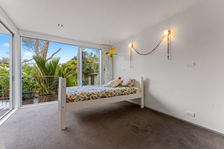 Photo of property in 12b Parr Terrace, Castor Bay, Auckland, 0620