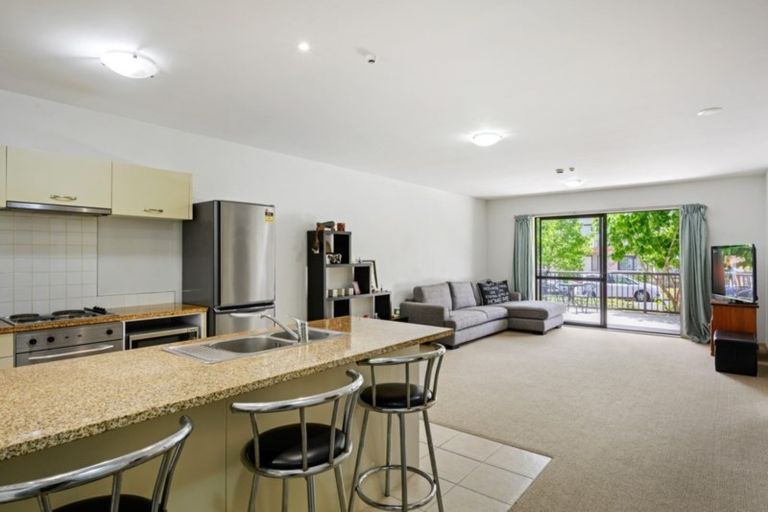 Photo of property in 1/124 Stancombe Road, Flat Bush, Auckland, 2016