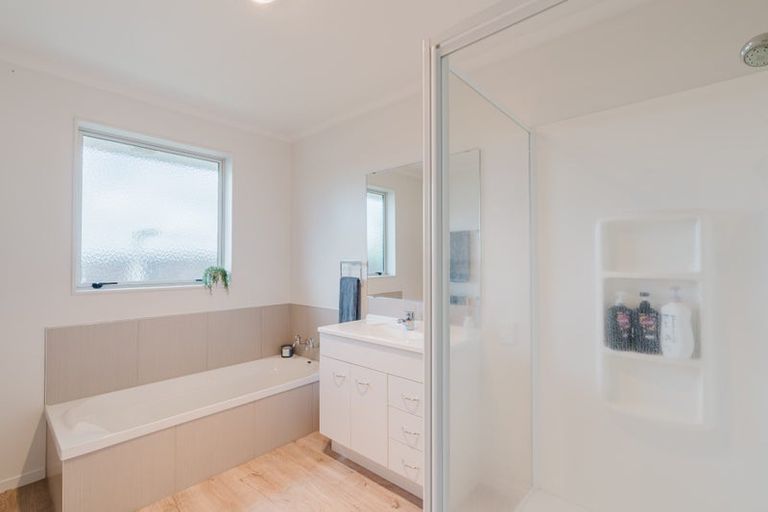 Photo of property in 1 Ruske Place, Grandview Heights, Hamilton, 3200